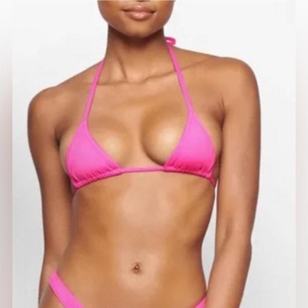 Skims shine swim triangle top, taffy XS brand new with tags (Top OnLy)